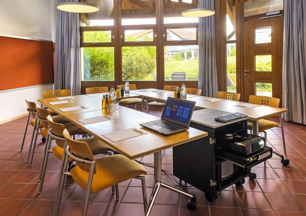 Hohenwart Forum Pforzheim Einrichtungen foto